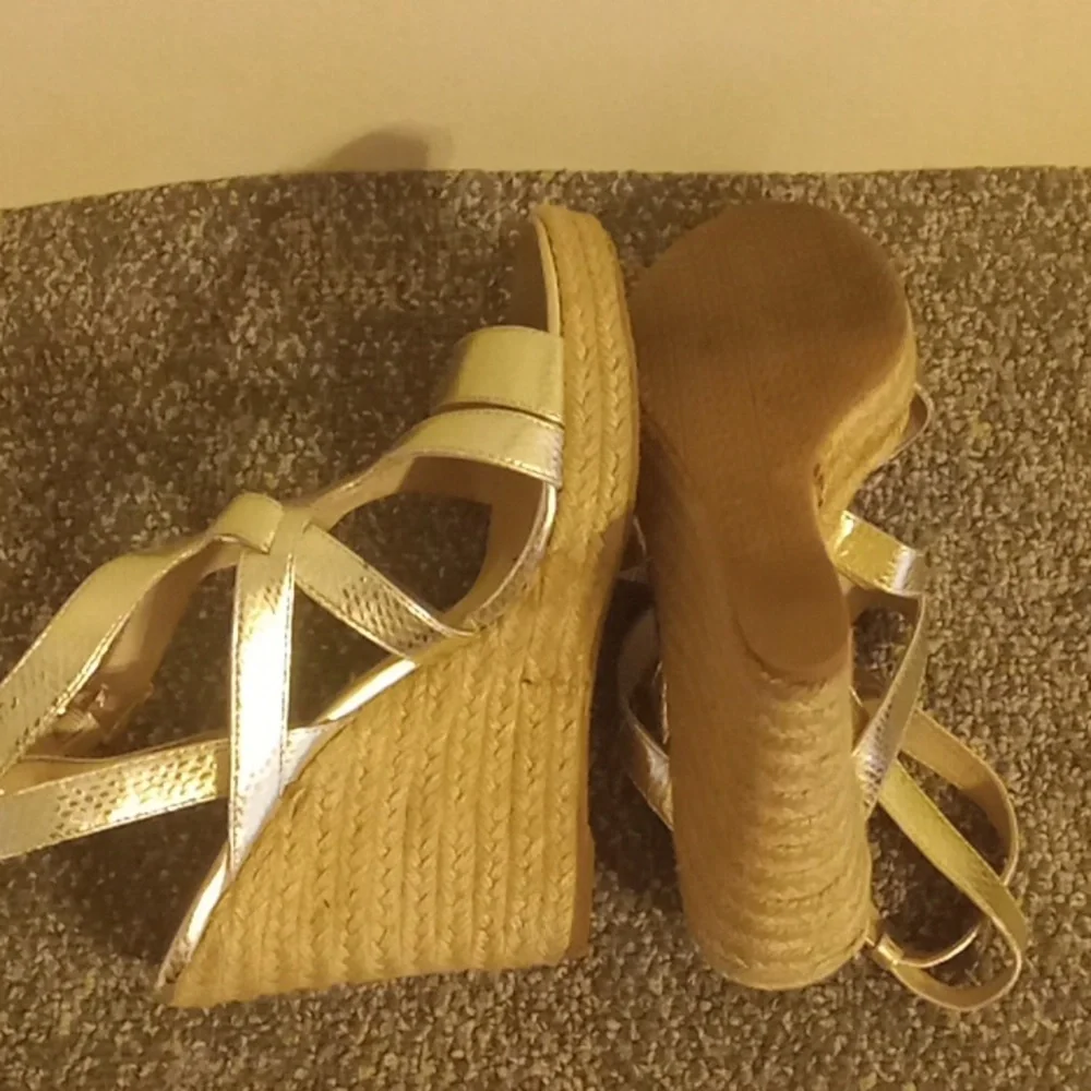 Michael kors gold faux animal skin  espiradilles sandals size 9